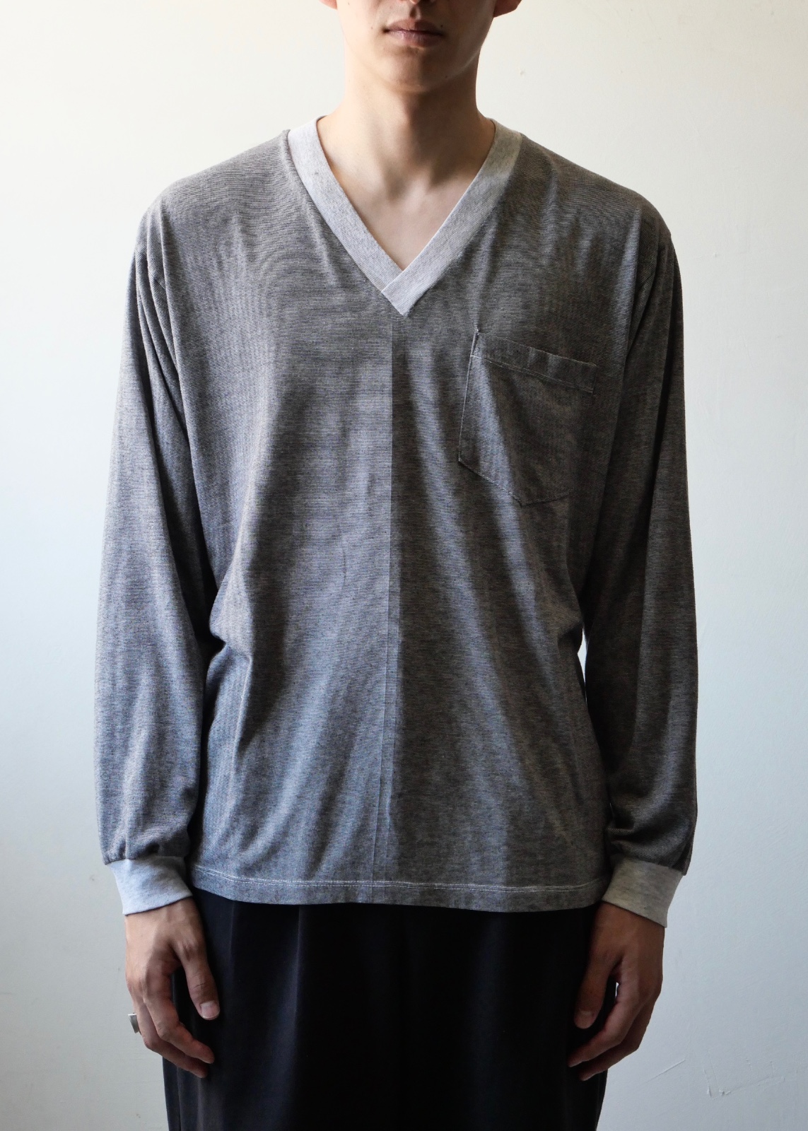 bi-color v neck long sleeve