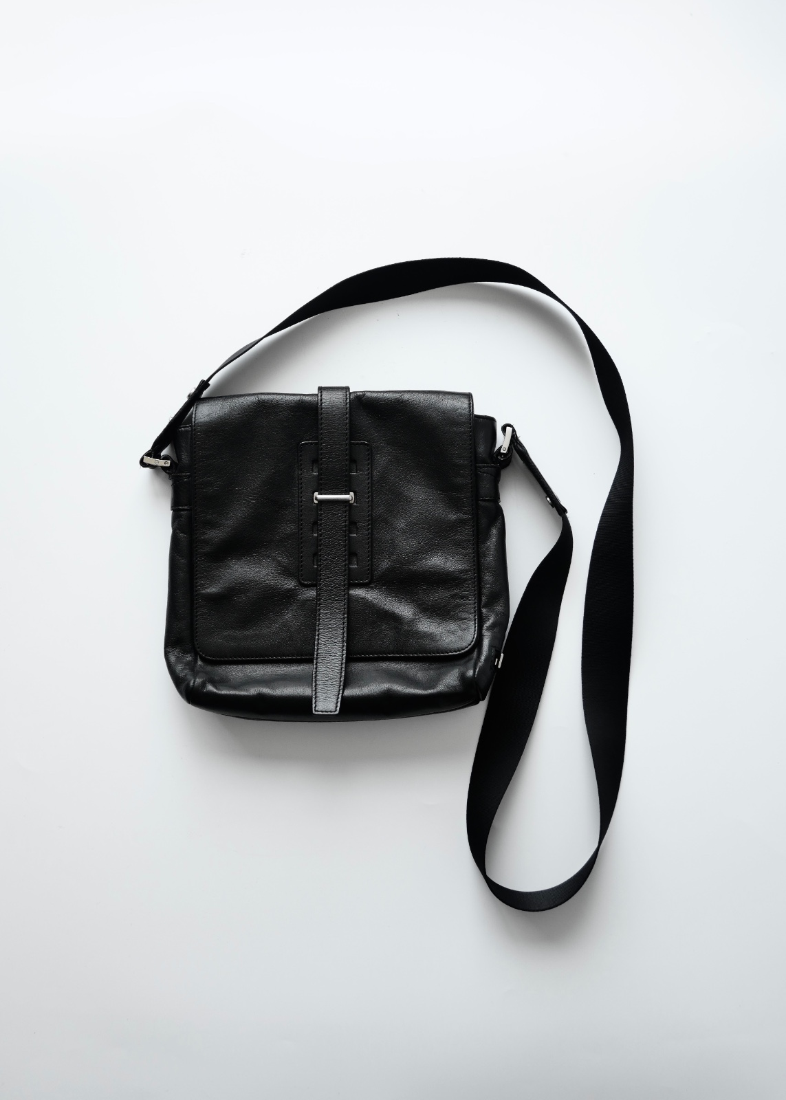 EMPORIO ARMANI designed leather shoulder bag