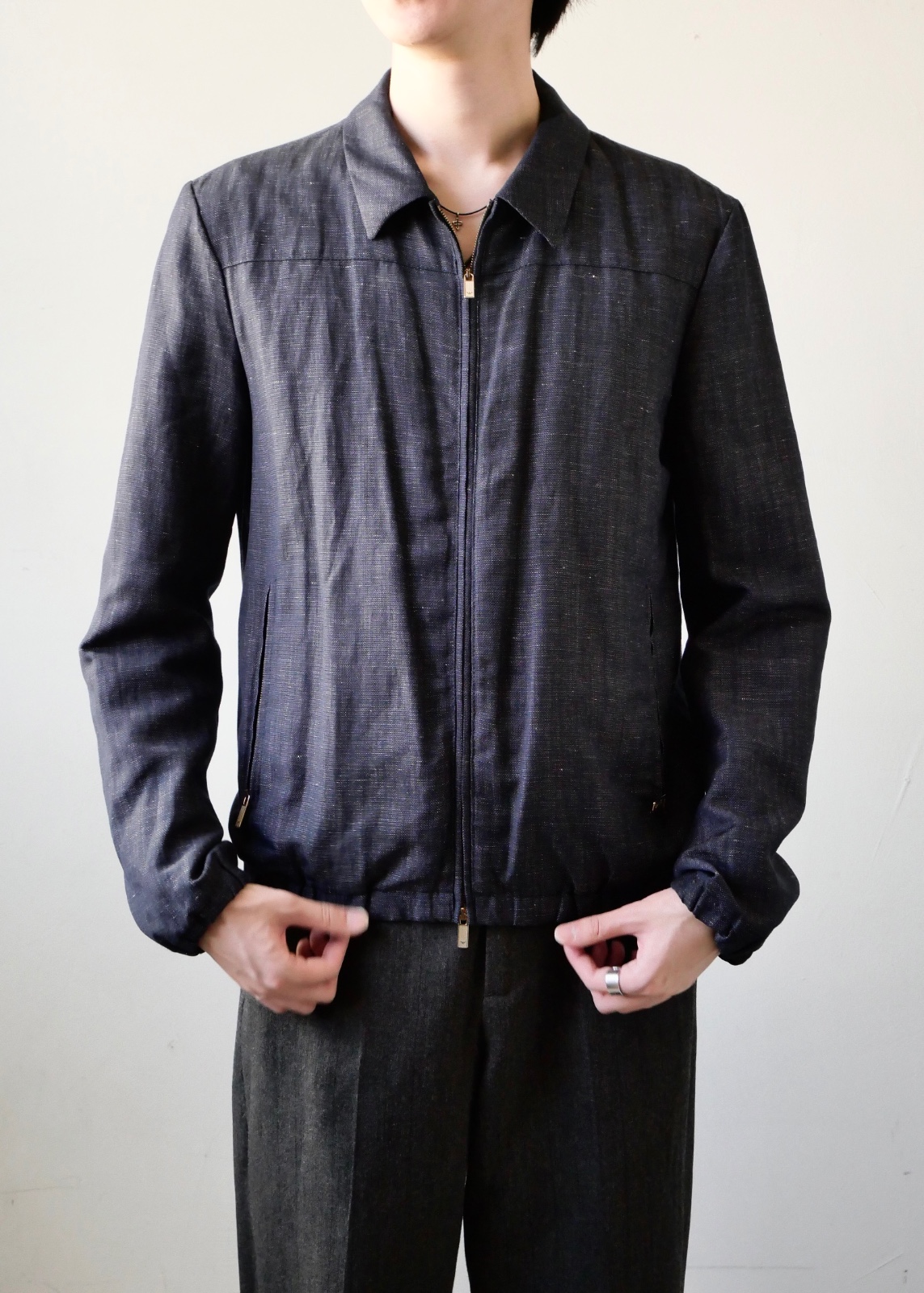 2012s EMPORIO ARMANI  MINIMAL CHAMBRAY ZIP-UP BLOUSON